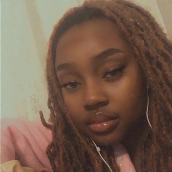 Meet your Posher, Praise - Picture 1 of 1